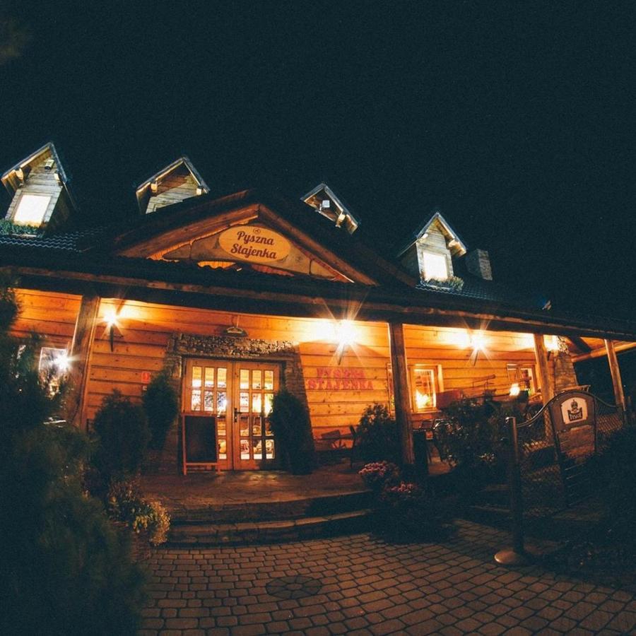 Pyszna Stajenka Hotel Bakow  Eksteriør billede