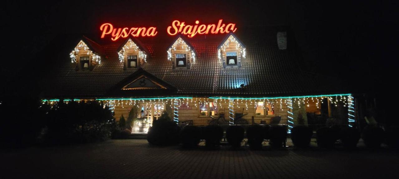 Pyszna Stajenka Hotel Bakow  Eksteriør billede