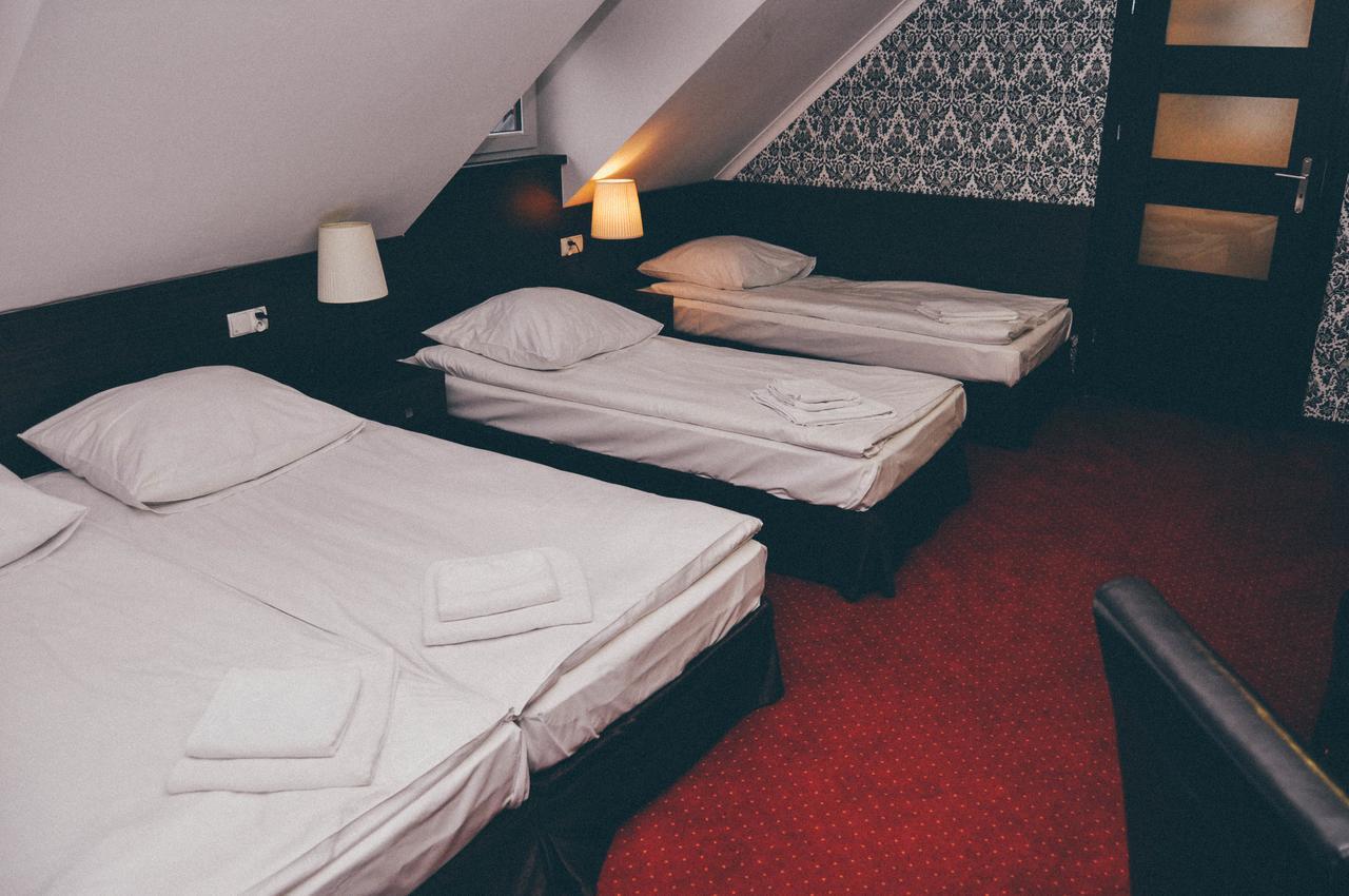 Pyszna Stajenka Hotel Bakow  Eksteriør billede