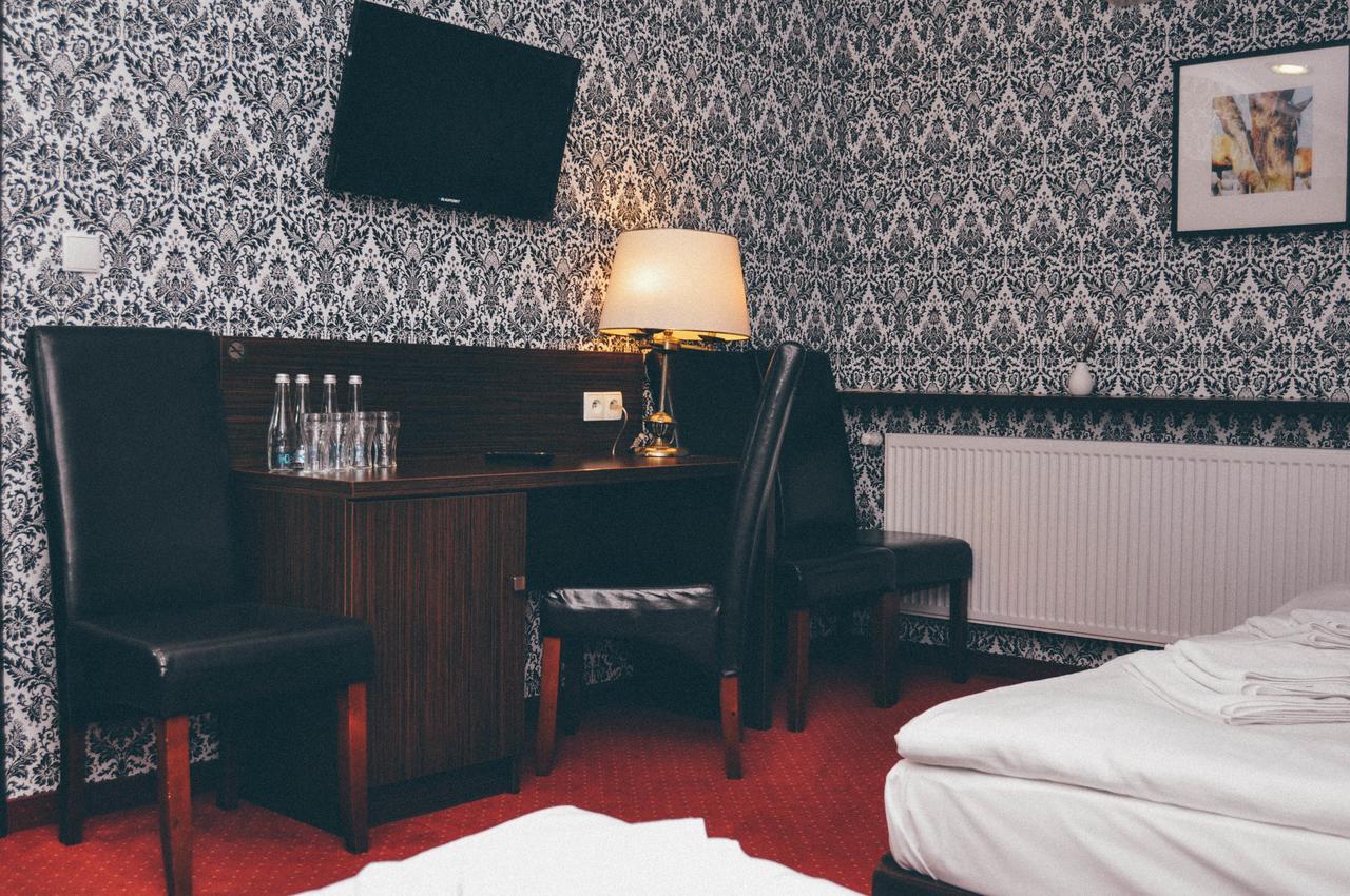 Pyszna Stajenka Hotel Bakow  Eksteriør billede